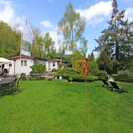 Ferienhaus Am Wasser Bra 1